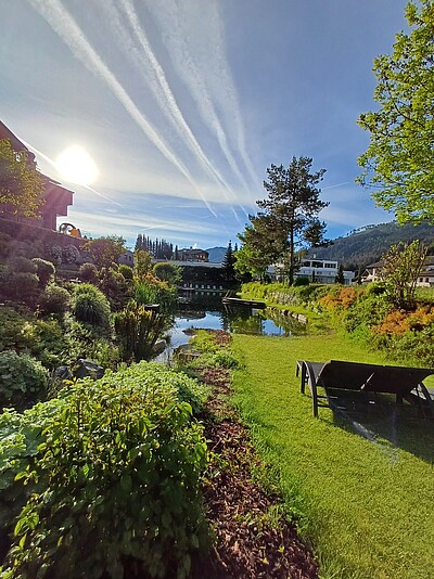 Guten Morgen aus Sillian! Startet euren Tag in unserem wunderschönen Garten und genießt die Ruhe und Entspannung, die die Natur zu bieten hat.